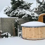 Ekosfera Pilawa Z Podgrzewanym Basenem Apartamento *