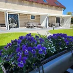 Ekosfera Pilawa Z Podgrzewanym Basenem Apartmán Borne Sulinowo