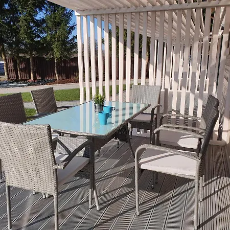 Ekosfera Pilawa Z Podgrzewanym Basenem בורנה סולינובו