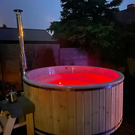 Ekosfera Pilawa Z Podgrzewanym Basenem בורנה סולינובו