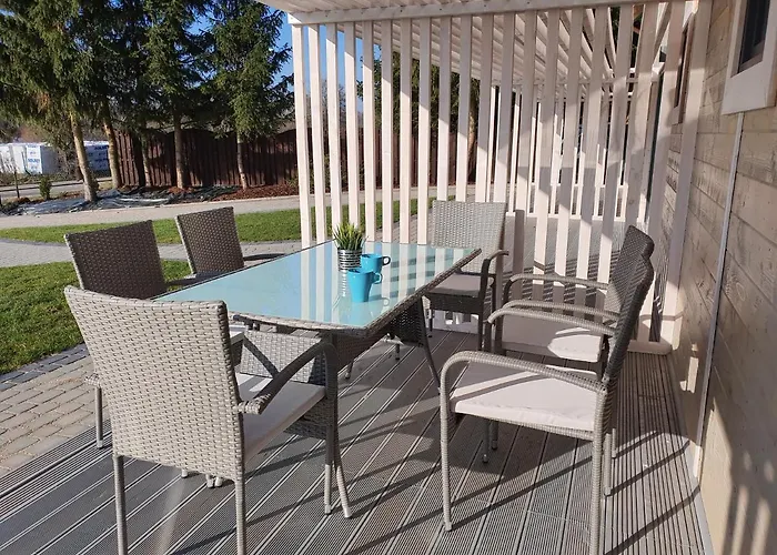 Ekosfera Pilawa Z Podgrzewanym Basenem Borne Sulinowo