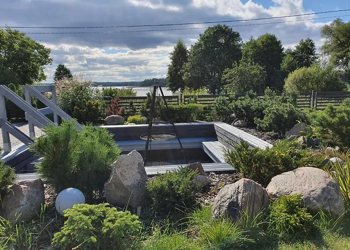 Ekosfera Pilawa Z Podgrzewanym Basenem Borne Sulinowo