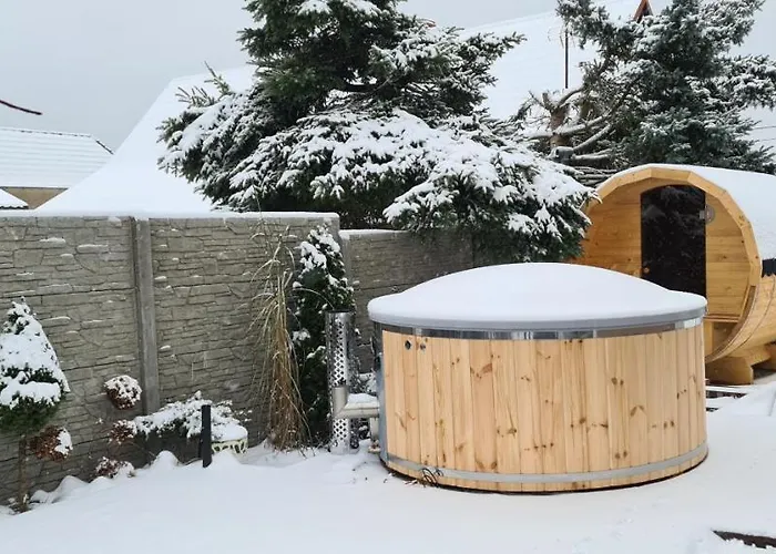 Ekosfera Pilawa Z Podgrzewanym Basenem Apartamento *