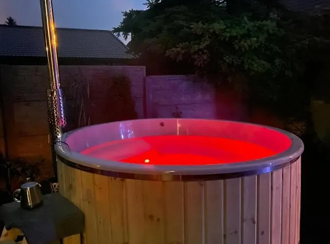 Ekosfera Pilawa Z Podgrzewanym Basenem Borne Sulinowo